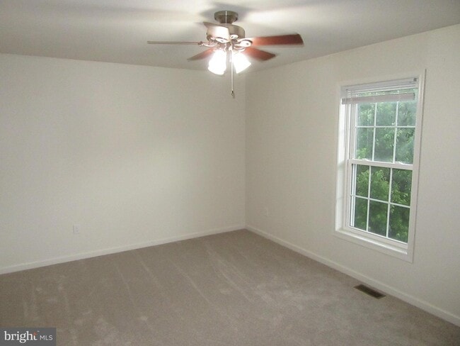 Building Photo - 141 Mill House Dr