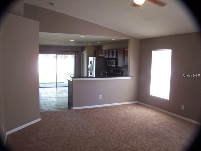 Building Photo - 8529 Deer Chase Dr