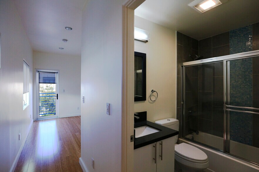 Front Bedroom Bathroom - 741 Wilcox Ave