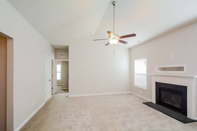 Building Photo - 288 Lakemont Dr