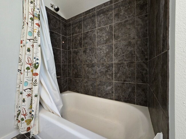 Building Photo - 2180 W Alameda St