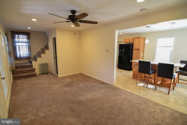 Building Photo - 1071 W Bristol Rd