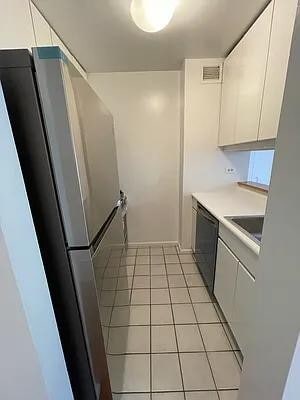 Building Photo - 295 Greenwich St