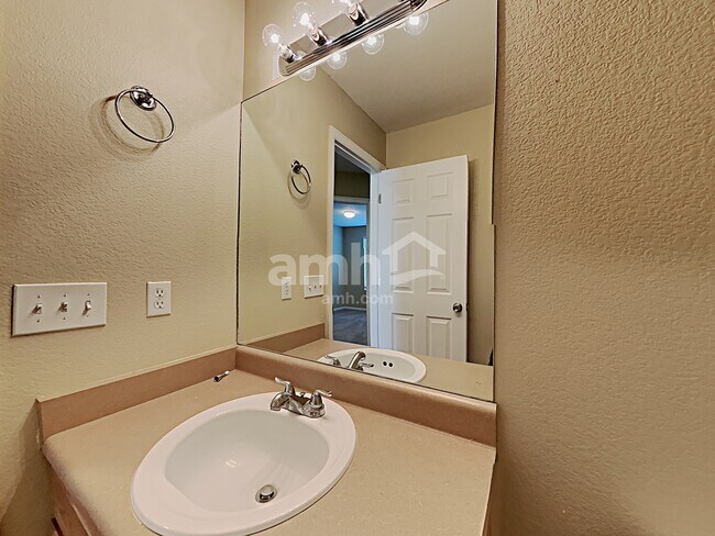 Building Photo - 1776 Riverwalk Pky