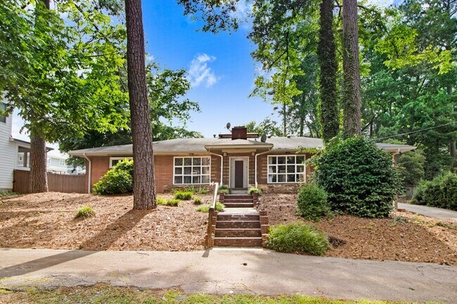 Building Photo - 105 Pineland Cir