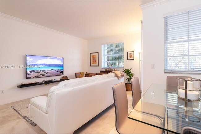 Building Photo - 3165 NE 184th St