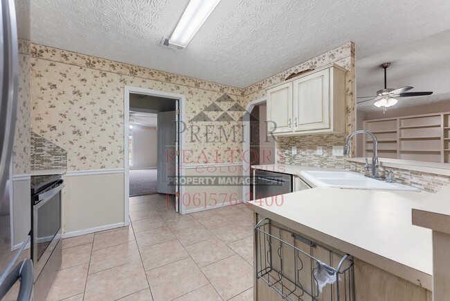 Building Photo - 6009 N Pointe Dr