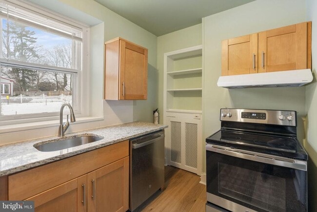 Building Photo - 112 E Township Line Rd