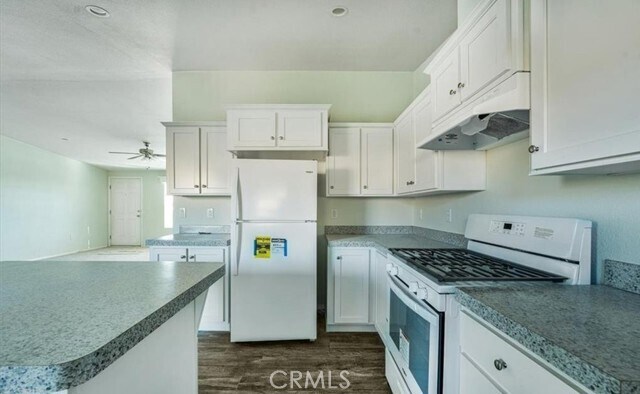 Building Photo - 26201 CA-74