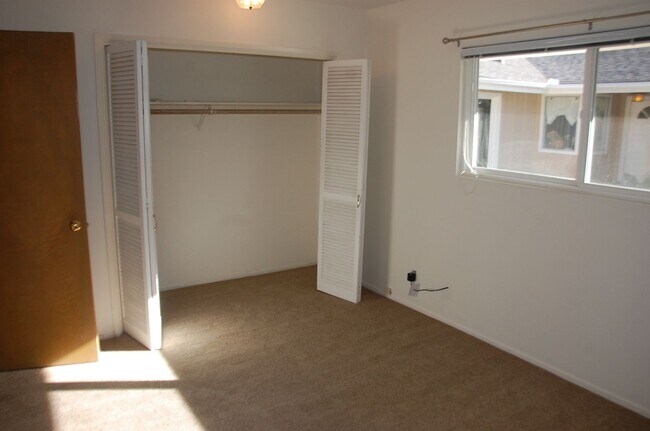 Building Photo - 092