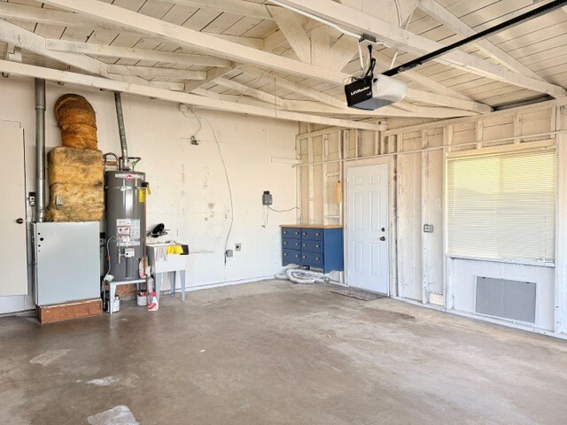 Building Photo - 1746 Dewey St