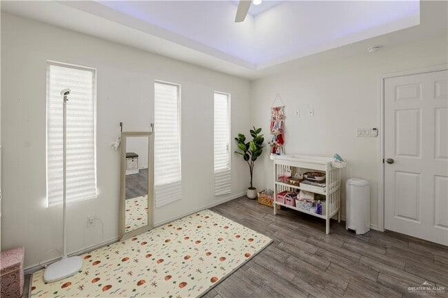 Building Photo - 609 E Interstate Hwy 2