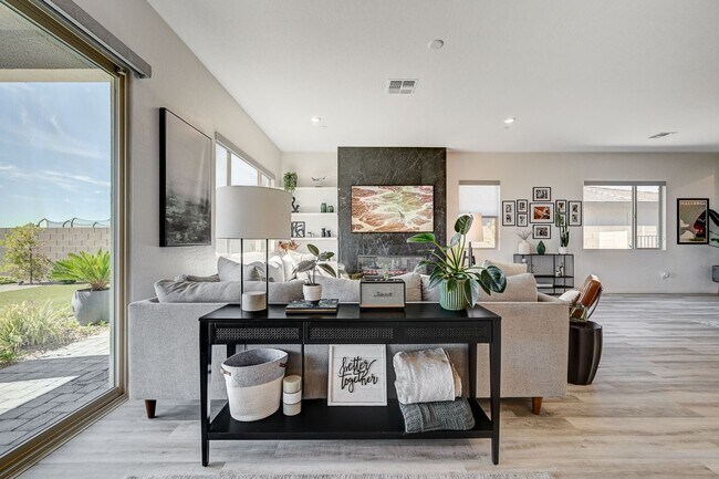 Building Photo - Stunning Fully Furnished 5-Bedroom Home in...