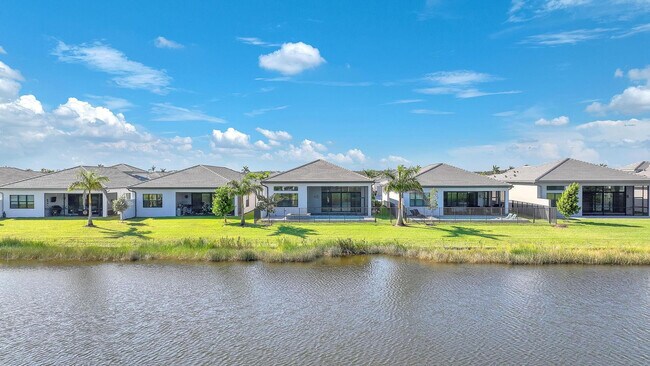 Building Photo - 10990 Violet Mdw St