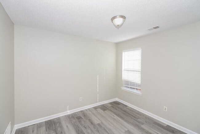 Building Photo - 8457 Regal Bend Dr