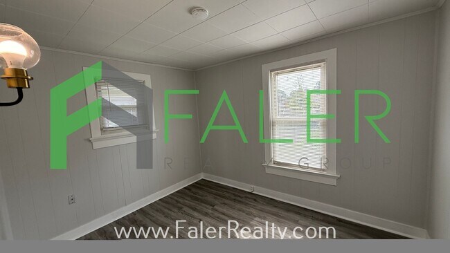 Building Photo - Charming and Ready to call home!