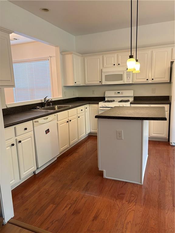 Building Photo - 6330 Waveland Dr