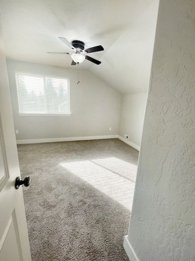 Building Photo - 103 Terra Vista St