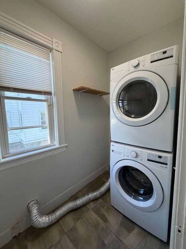 Building Photo - 27-29 Dalton Ave