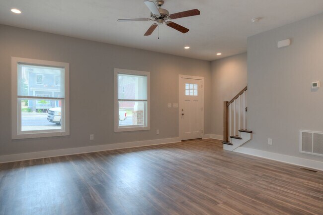 Building Photo - Uptown Village- 3 BR 3.5 Bath Townhome
