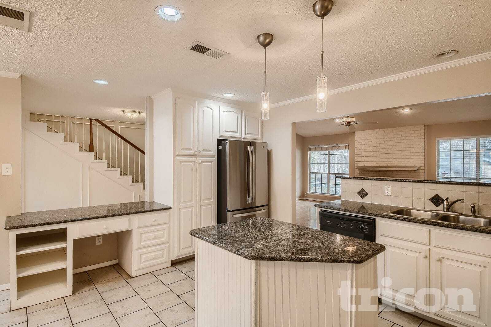 Building Photo - 5808 Thoreau Ln