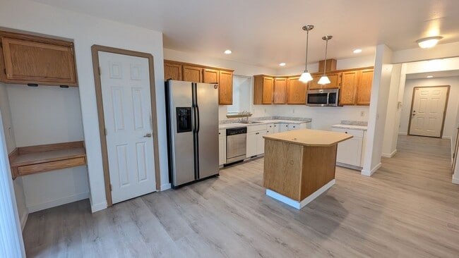 Building Photo - 2704 140th Pl SW