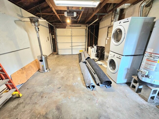 Building Photo - 7739 SE 101st Ave