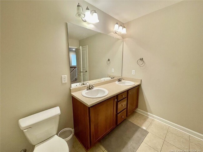 Building Photo - 1219 Braybrooke Pl