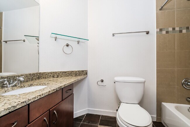 Building Photo - **Updated 2-Bedroom Condo with Secure Parking**