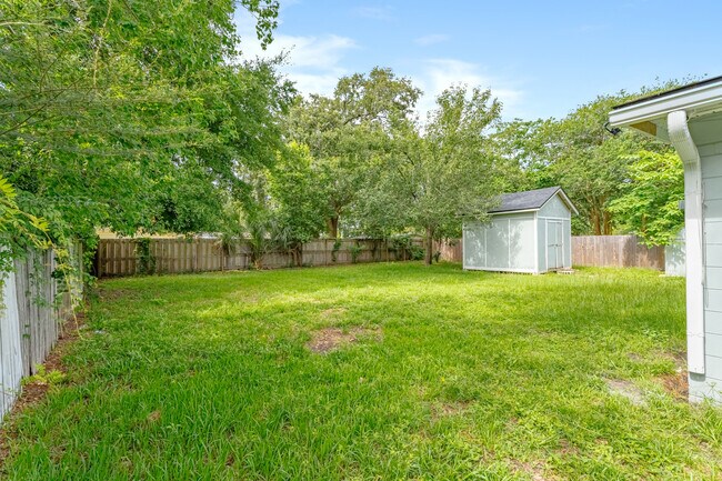 Building Photo - 6766 Londonbridge Ln