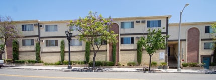 Building Photo - 10042 Commerce Ave