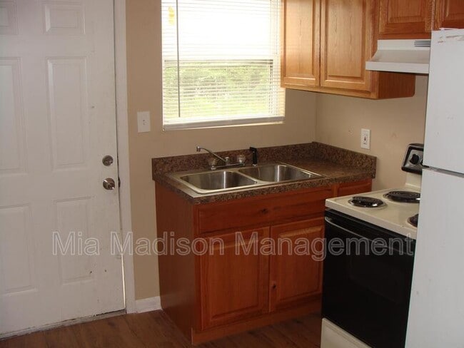 Building Photo - 246 Ferrill St