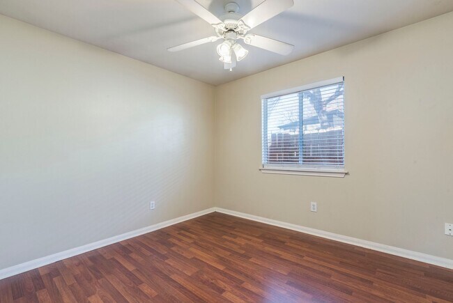 Building Photo - Charming 3 bedroom, 2 bathroom home in the heart of East Austin