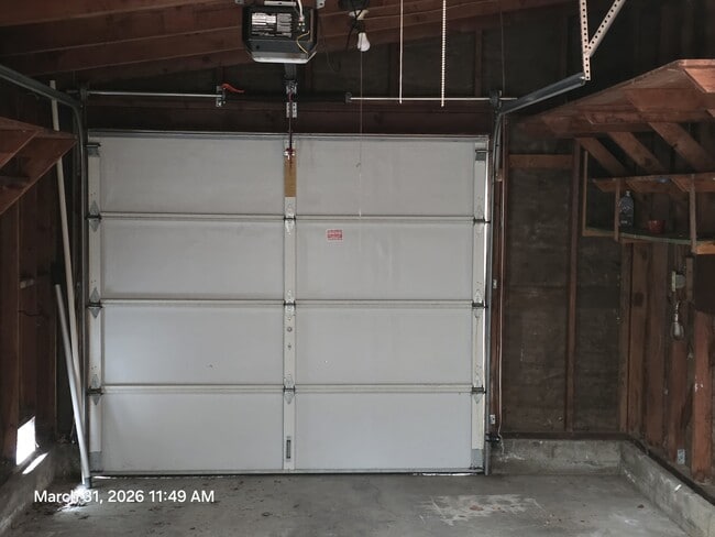 Building Photo - 951 Duchow Way