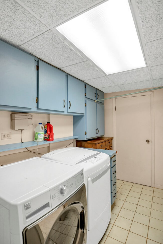 Building Photo - 1101 Sausalito Ct