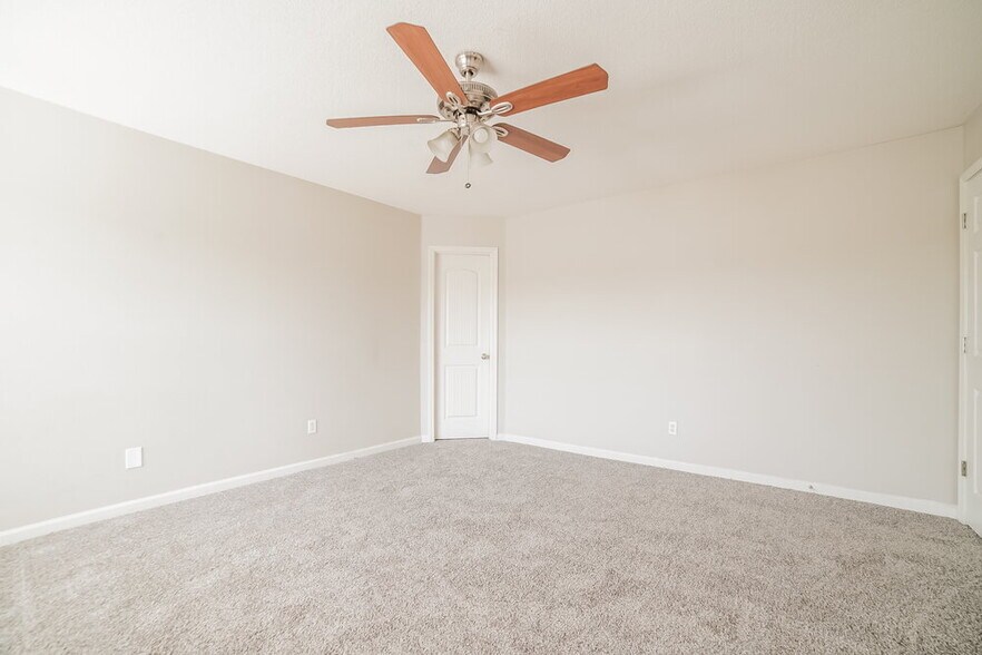 Building Photo - 10038 Chariden Dr