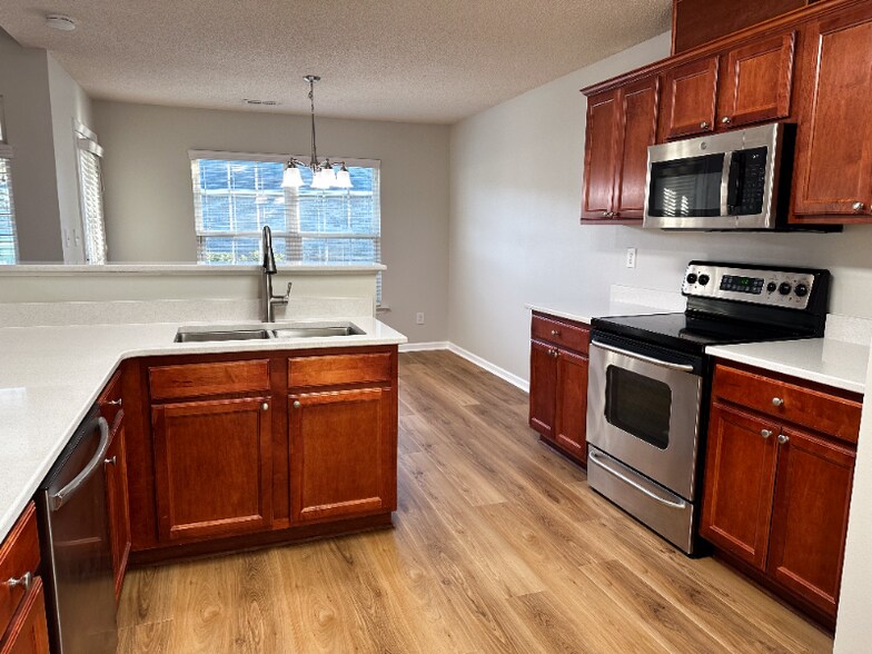 Building Photo - 118 Artesian Ln NW