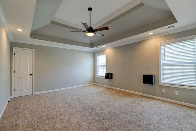 Building Photo - 1008 Meadowview Ln