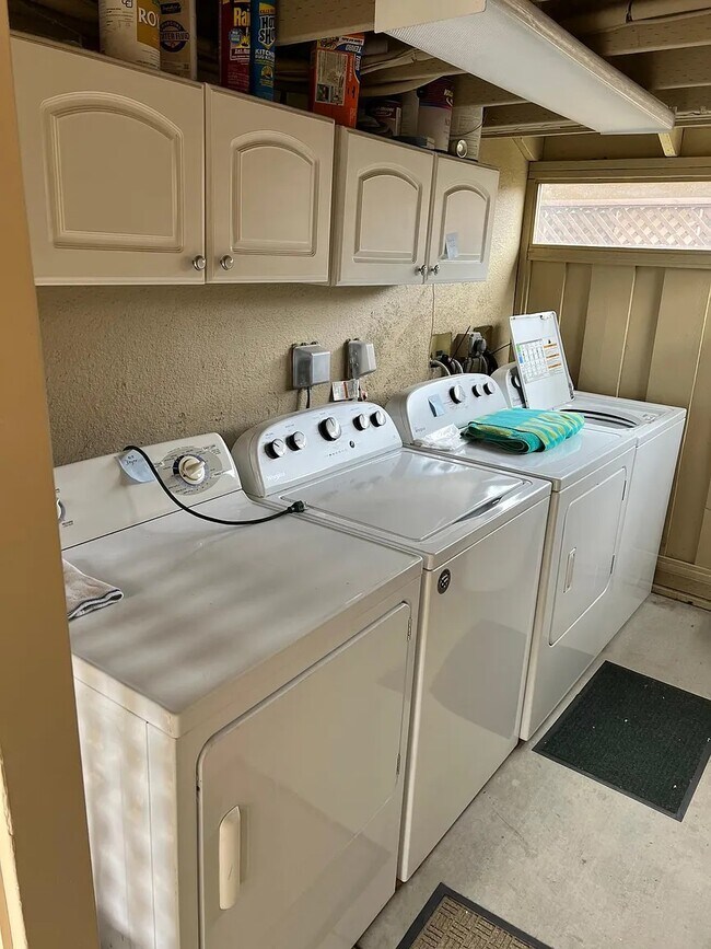 Building Photo - 419 Tyndall St