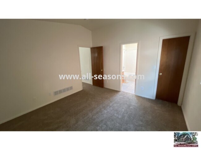 Building Photo - West side 2 story cute home for rent!