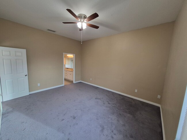 Building Photo - 5403 Loma Vista Loop