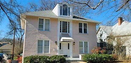 Building Photo - 1921 18th Ave S