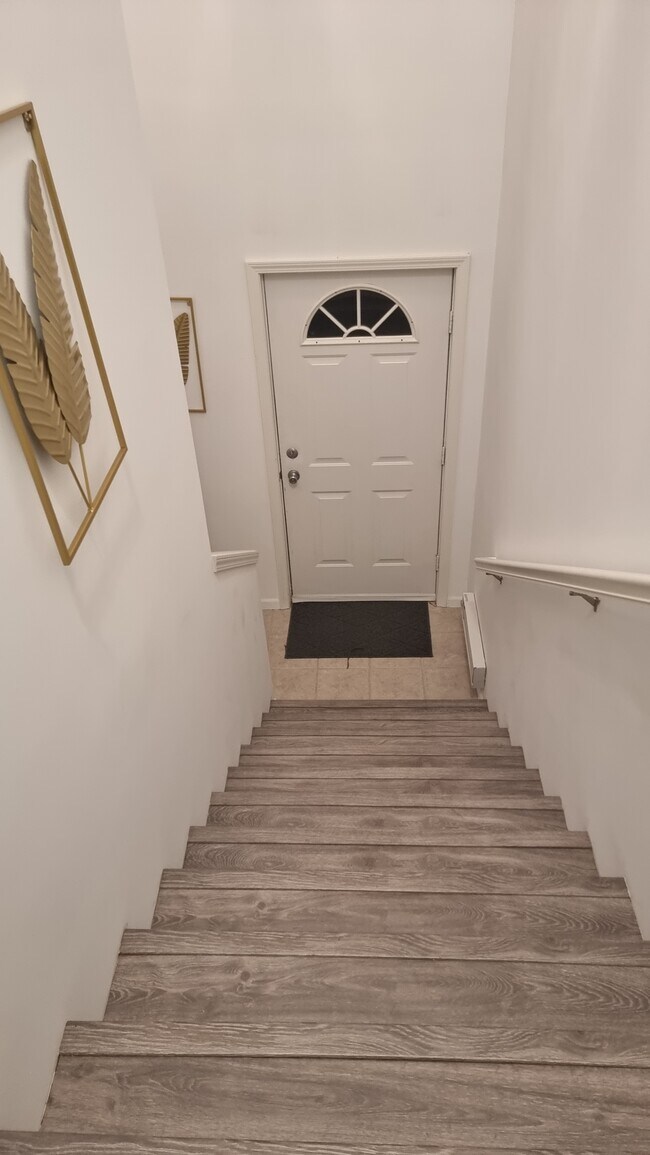 Building Photo - 7869 Ambassador Dr