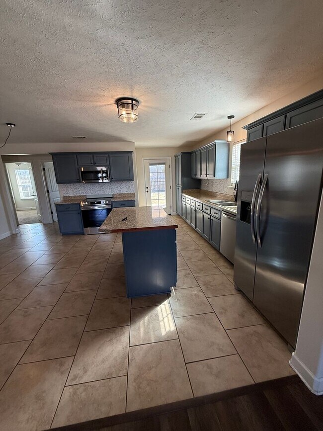 Building Photo - 3 Bdrm  2 Bath in Atoka