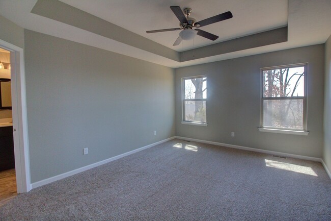 Building Photo - 3 Car Garage in Nixa!
