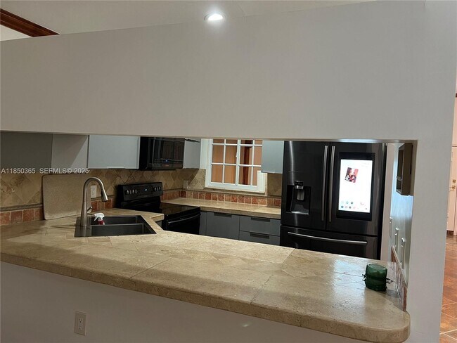 Building Photo - 5221 SW 154th Pl