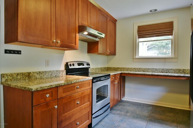 Building Photo - 2929 Arapahoe Ave