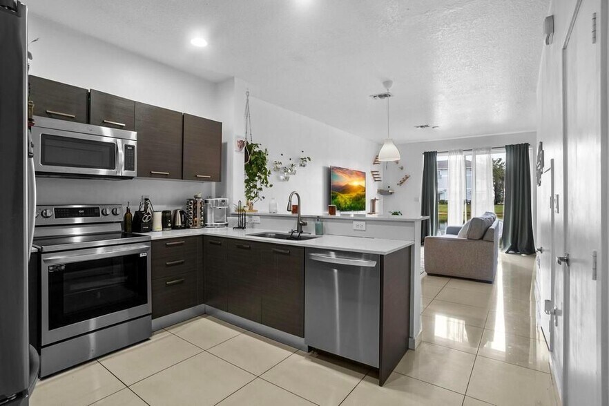 Building Photo - 3429 NW 13th St