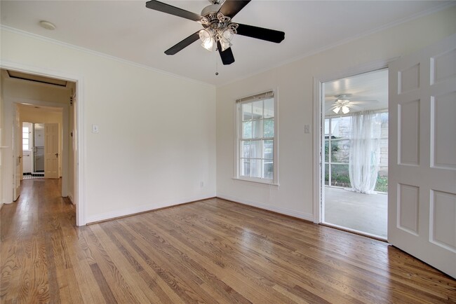 Building Photo - 5419 Longview St