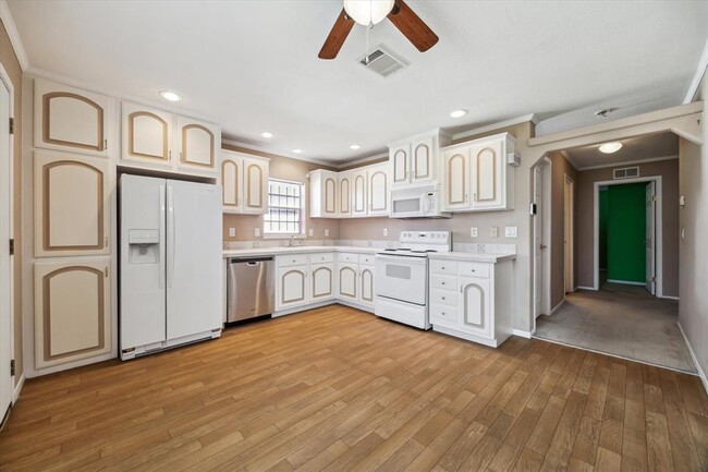 Building Photo - 10126 Summerberry Ln